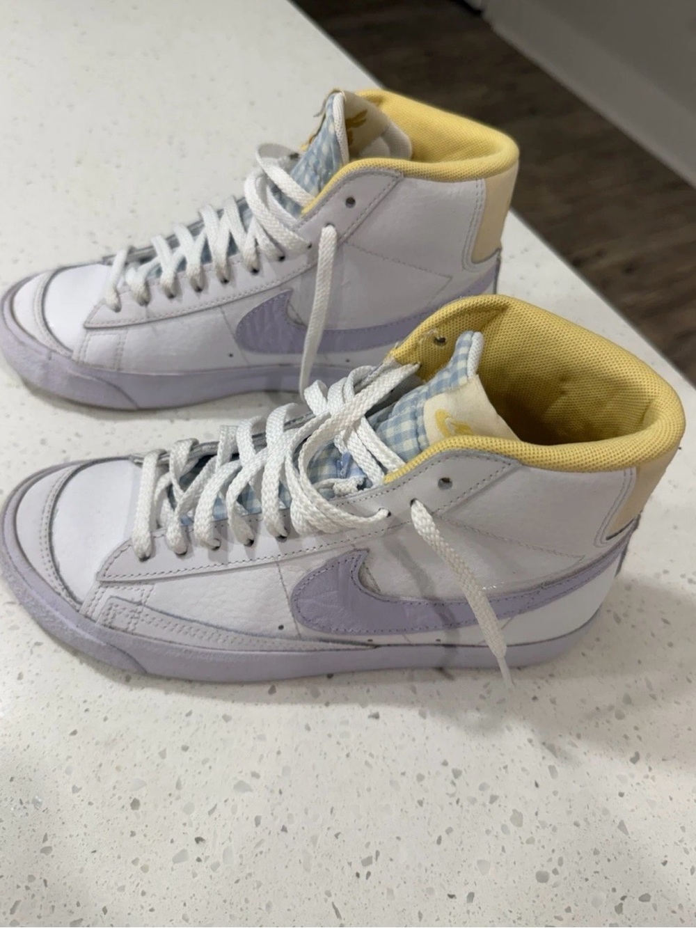 Nike Women’s 5.5 - 6 / Youth Size 4 Blazer high tops Mid '77 white Purple Easter